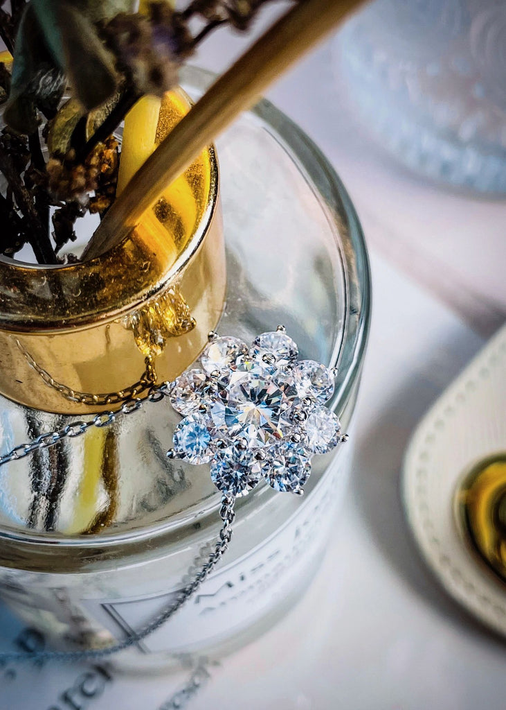 Gioielli di Moda Italiana: Eleganza e Artigianato d'Eccellenza