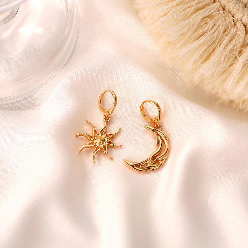Asymmetric Sun Moon Dangle Earrings Fashion - Vico Rena
