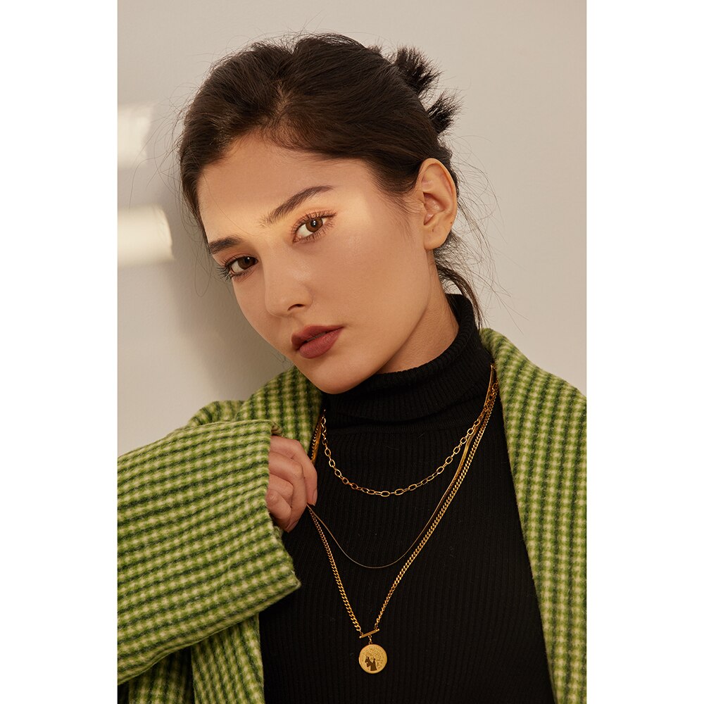 Minimalist Face Portrait Pattern Layered Pendant Necklace 18 K - Vico Rena
